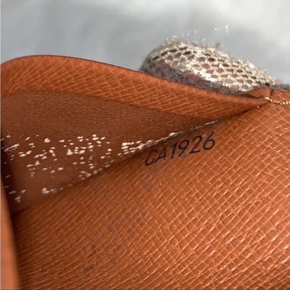 Authentic Louis Vuitton Monogram Card Holder Porte Cartes Datecode:CA1928 - Picture 9 of 11